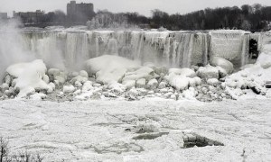 Frozen Niagara Falls (2)